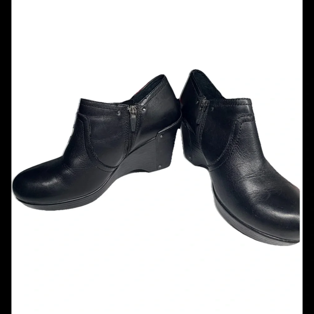 DANSKO Women’s FLORENCE Black Leather Wedge Bootie Side Zip Sz 38 (8-8.5)